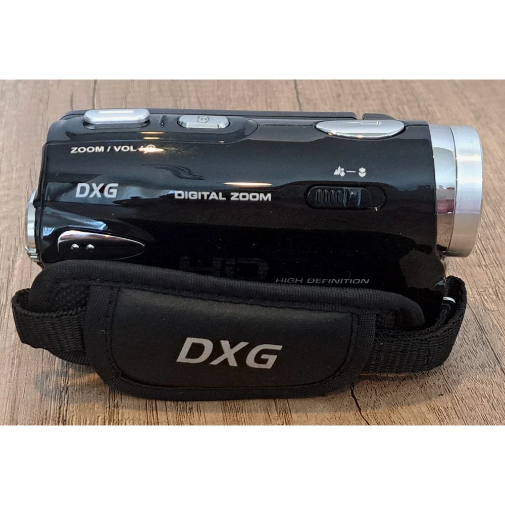 DXG Luxe Collection 1080P  DXG - 5E8V  HD Camcorder Purple Black Houndstooth EUC